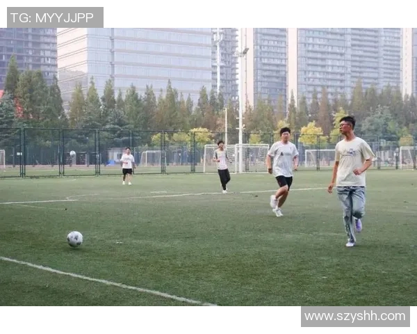 当年并肩作战的兄弟情谊今日依旧闪耀在绿茵赛场